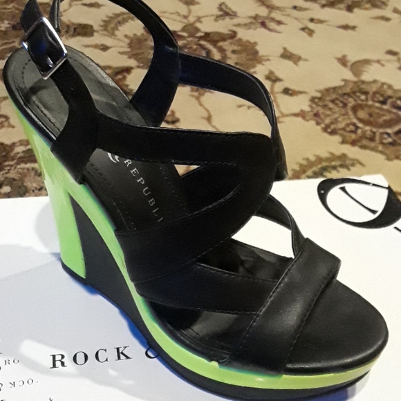 Rock & Republic 5" wedge shoe - Picture 3 of 4